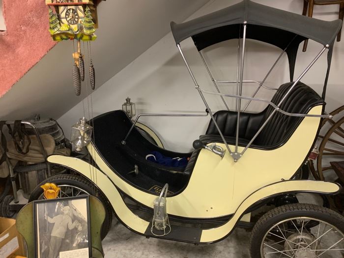 This is a battery operated Replica made in 70s