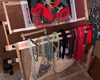 Loom & Needlepoint Kits/Supplies