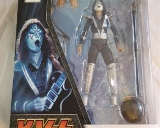 Kiss the spaceman figurine 