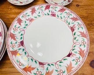 12_____ $395
Wedgwood English Luster service "Amherst"
8 dinner plates/ 7 dessert / 6 tea cups & saucers
5 boullions with 10 saucers