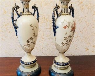 19_____ $140
Turn made in Austria vase with base  • 17 1/2"H / w/out 15"H x 7"W