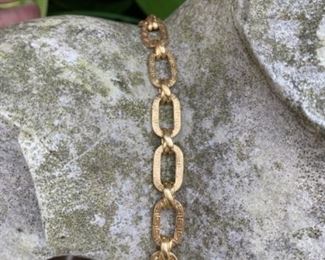$575 - 18kt gold link bracelet made in Italy 0.56 ounces 