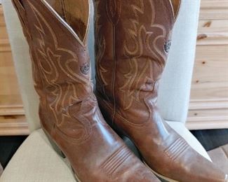 Mens Ariat cowboy boots size 10.5 EE