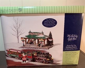 Large collection of Department 56 Villages, includes Snow Village and Christmas in the City