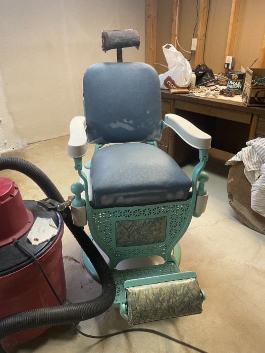 . . . WOW!  What a find!  An antique Kosek barber chair out of Chicago . . . 
