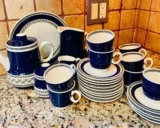 Villeroy & Boch "Saphir" china service