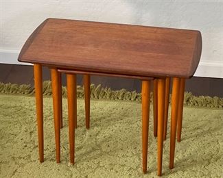 As-Is Vintage MCM Walnut Nesting Tables Large: 19.5x26x15in HxWxD