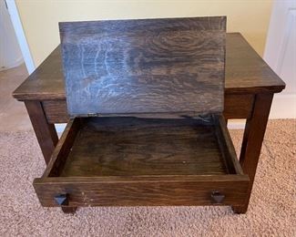 Antique Arts & Crafts Mission Oak Desk Library Table w/ Flip Top Inkwell 28.75 x 39 x 25.75in HxWxD