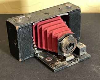 Vintage Brownie Automatic Camera 2a 3.5x6.75x2in HxWxD