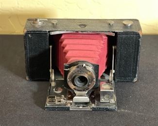 Vintage Brownie Automatic Camera 2a 3.5x6.75x2in HxWxD