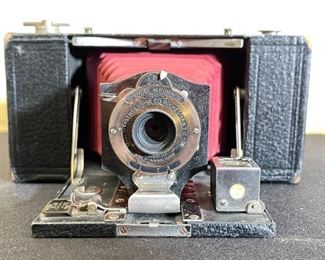 Vintage Brownie Automatic Camera 2a 3.5x6.75x2in HxWxD