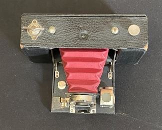 Vintage Brownie Automatic Camera 2a 3.5x6.75x2in HxWxD