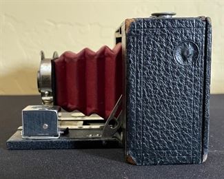 Vintage Brownie Automatic Camera 2a 3.5x6.75x2in HxWxD