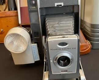 Polaroid 900 Electric Eye Land Camera Case: 4x12x11in HxWxD