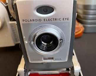 Polaroid 900 Electric Eye Land Camera Case: 4x12x11in HxWxD