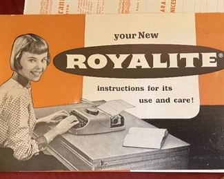 Royal Royalite Vintage Typewriter in Case 6x13x13in HxWxD