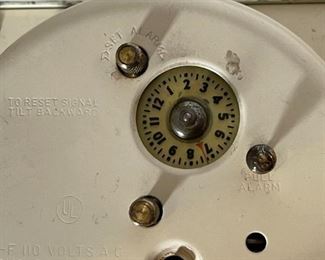 1940s Westclox Logan S5-F Electric Alarm Clock 5 x 4.75 x 2.25in HxWxD