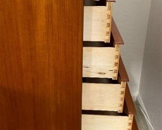 1960s MCM Scandinavian Teak 6 Drawer Dresser 29 x 35.5 x 16in HxWxD