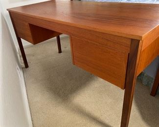 Vintage MCM Teak Domino Mobler Danish Modern Desk 28 x 23.5 x 53in HxWxD