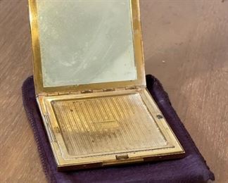 1949 Chicago Railroad Fair Compact Elgin American Souvenir 3x2.75in HxWxD