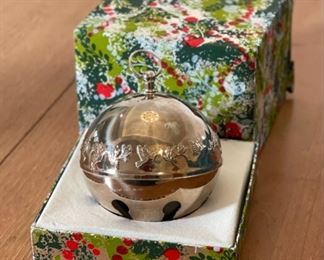 Wallace Silversmiths Ornament 1977 Sleigh Bell Silver Plated Box: 3x3.75x3.75in HxWxD