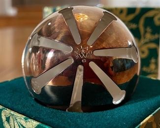 Wallace Silversmiths Ornament 1984 Sleigh Bell Silver Plated Box: 3x3.75x3.75in HxWxD