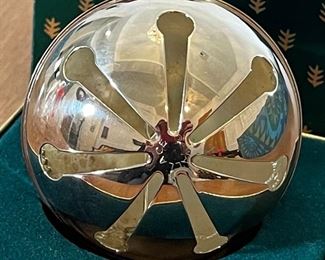 Wallace Silversmiths Ornament 1987 Sleigh Bell Silver Plated Box: 3x3.75x3.75in HxWxD