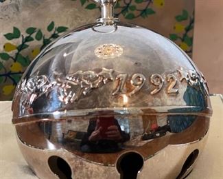 Wallace Silversmiths Ornament 1992 Sleigh Bell Silver Plated Box: 3x3.75x3.75in HxWxD