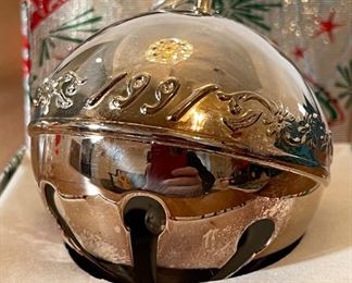 Wallace Silversmiths Ornament 1991 Sleigh Bell Silver Plated Box: 3x3.75x3.75in HxWxD