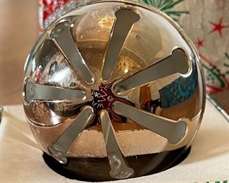 Wallace Silversmiths Ornament 1991 Sleigh Bell Silver Plated Box: 3x3.75x3.75in HxWxD