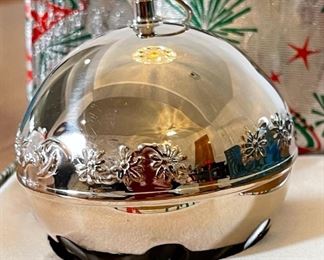 Wallace Silversmiths Ornament 1991 Sleigh Bell Silver Plated Box: 3x3.75x3.75in HxWxD