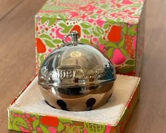 Wallace Silversmiths Ornament 1981 Sleigh Bell Silver Plated Box: 3x3.75x3.75in HxWxD