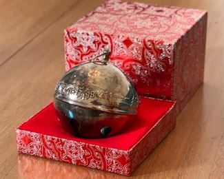 Wallace Silversmiths Ornament 1985 Sleigh Bell Silver Plated Box: 3x3.75x3.75in HxWxD
