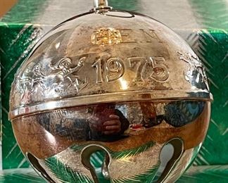 Wallace Silversmiths Ornament 1975 Sleigh Bell Silver Plated Box: 3x3.75x3.75in HxWxD