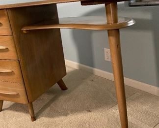 Vintage MCM Carl Bissman Solid Walnut Kidney Desk 28 x 48 x 26in HxWxD