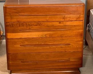 Vintage MCM Carl Bissman Solid Walnut 4 Drawer Dresser 32 x 32.5 x 20in HxWxD