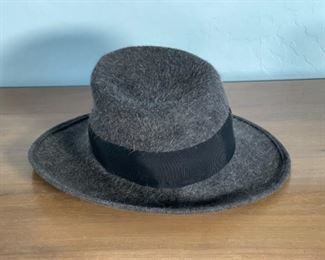 Eric Javits Hat Wool Felt 7x12x14in <BR>Inside diameter : 6.25in