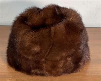 Vintage Christian Dior Bonwit Teller Mink Fur Hat 7in H x 8in diameter <BR>Inside diameter: 7in