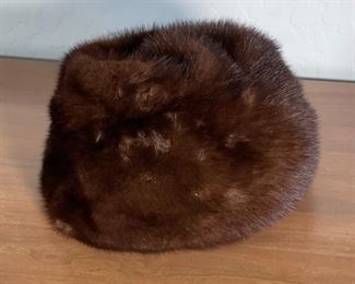 Vintage Christian Dior Bonwit Teller Mink Fur Hat 7in H x 8in diameter <BR>Inside diameter: 7in