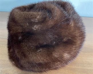 Vintage Christian Dior Bonwit Teller Mink Fur Hat 7in H x 8in diameter <BR>Inside diameter: 7in