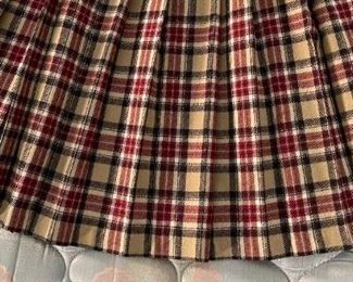 Pendleton Petite Wool Long Skirt Brown/Black/Red SZ: 4<BR>27.5in Long