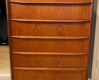 #2 1960s MCM Scandinavian Teak 6 Drawer Dresser 40x25.5x15.5in HxWxD