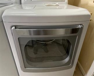 LG 7.3 cu.ft. Ultra Large High Efficiency Steam Dryer w/ SteamSanitary DLEX5680W Dryer 44 x 27 x 28in HxWxD
