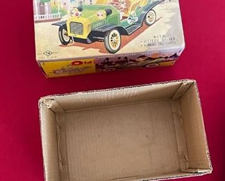 Vintage Japan TN Battery Operated Old Fashioned Tin Car Toy in the Box 9x5x5