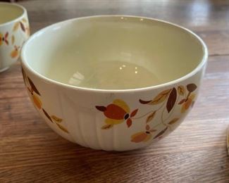 VINTAGE HALL POTTERY AUTUMN LEAF JEWEL 3 BOWL SET