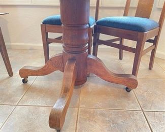 Old wooden oak round dining room table with 6 chairs Table 30 inches high 41.5 inches in diameter chair seating height 20.5 inches chair with 17 inches