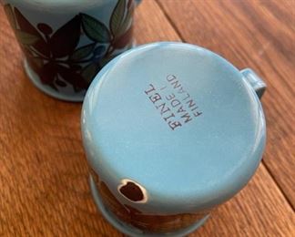 Vintage FINEL Arabia Finland Blue Leaf Berry~Pitcher Jug~2 Cups~Lip Chip Pitcher measurements 8“ x 6.5“ coffee mugs 3“ x 4“