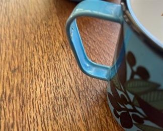 Vintage FINEL Arabia Finland Blue Leaf Berry~Pitcher Jug~2 Cups~Lip Chip Pitcher measurements 8“ x 6.5“ coffee mugs 3“ x 4“