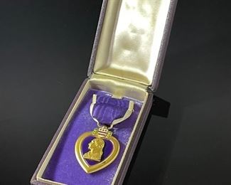 Vintage Purple Heart Military Medal in box unnamed 1.5x2.5x4.75in