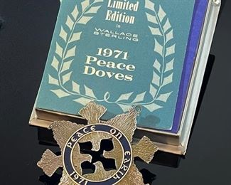 7 Wallace Sterling Silver Medallion Christmas Ornaments Approx 2.5x2.5in